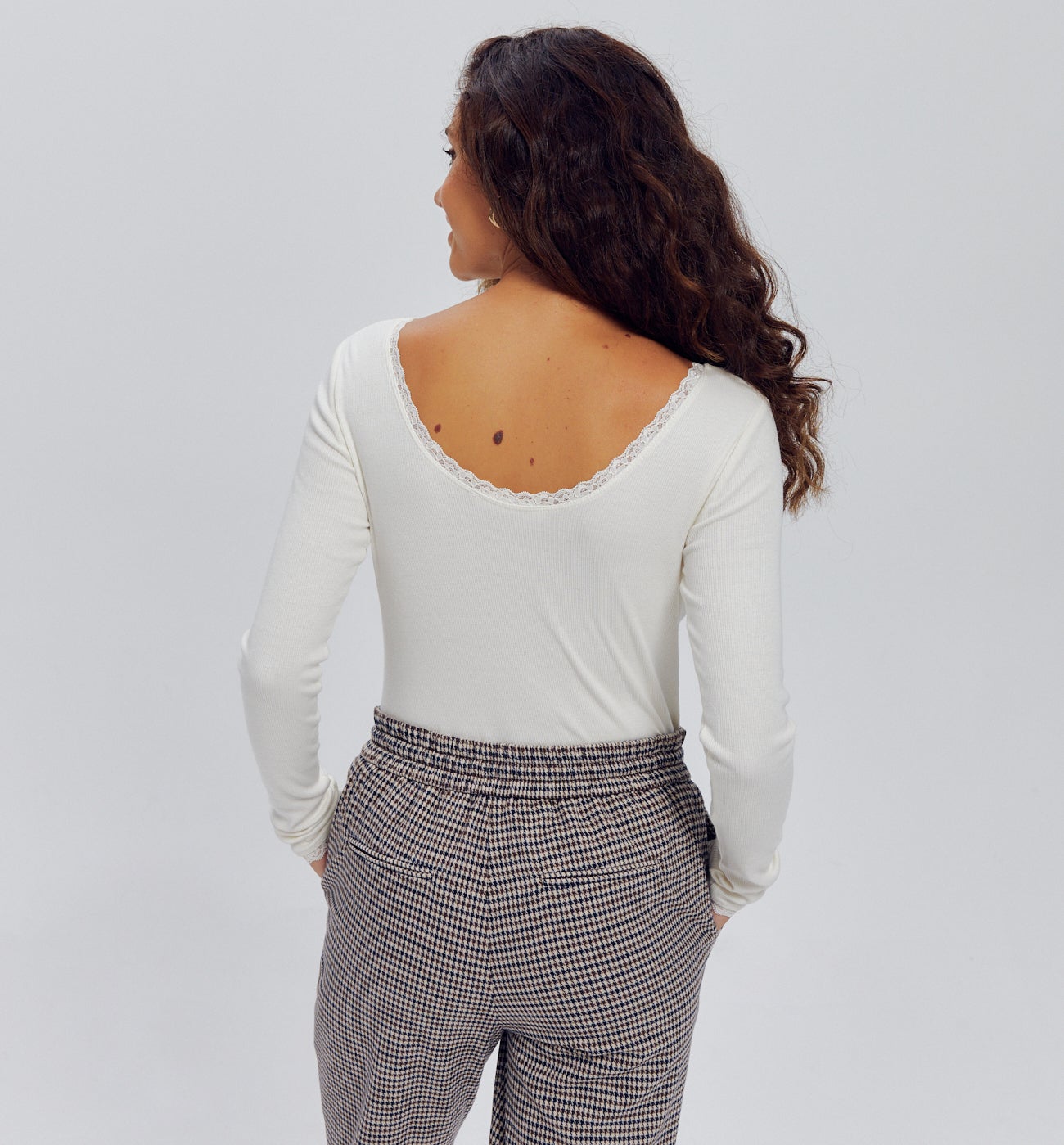 T-shirt côtelé détail dentelle - Ecru – Image 3