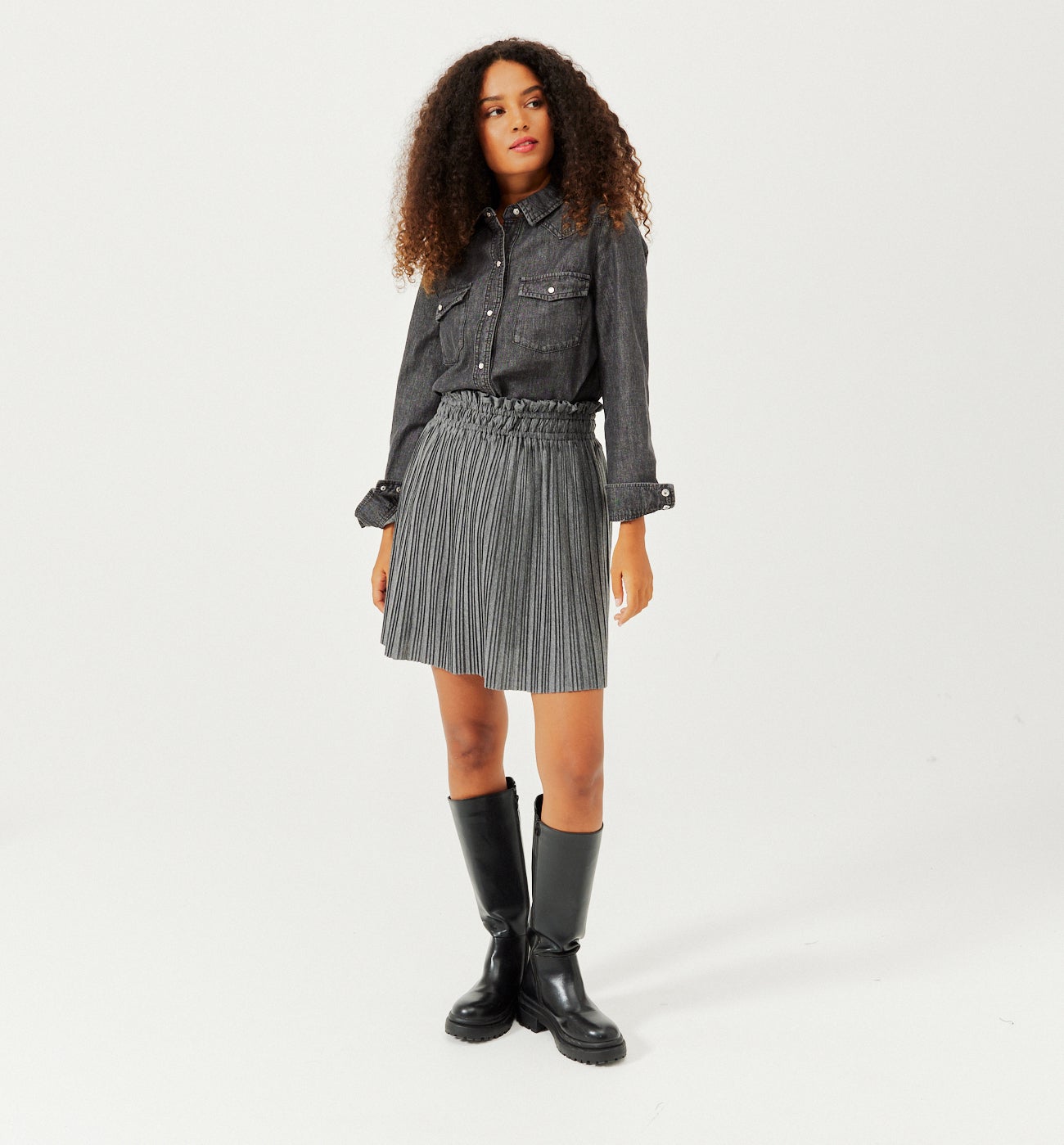 Jupe courte plissée Femme – Gris foncé