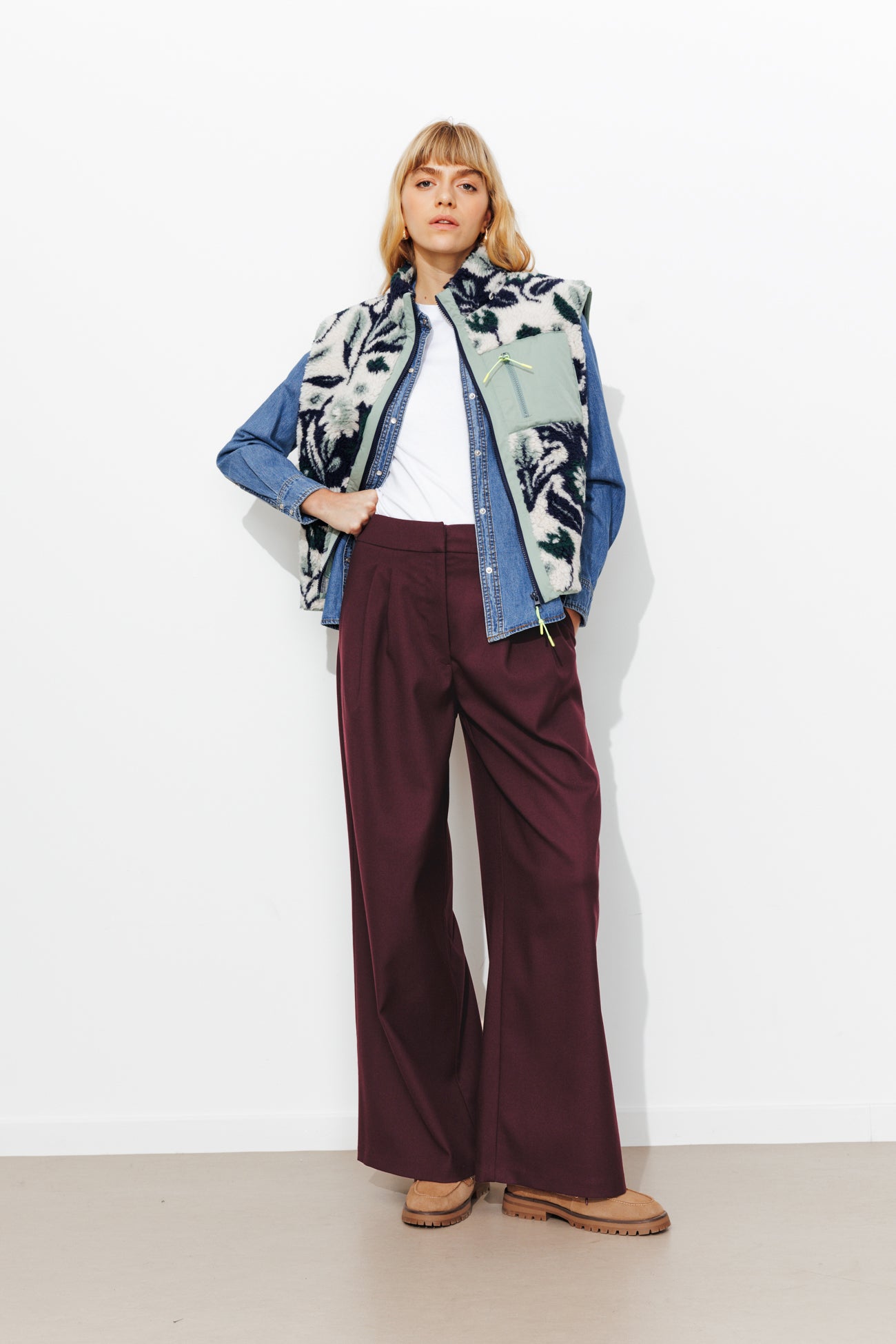 Pantalon large à pinces – Bordeaux