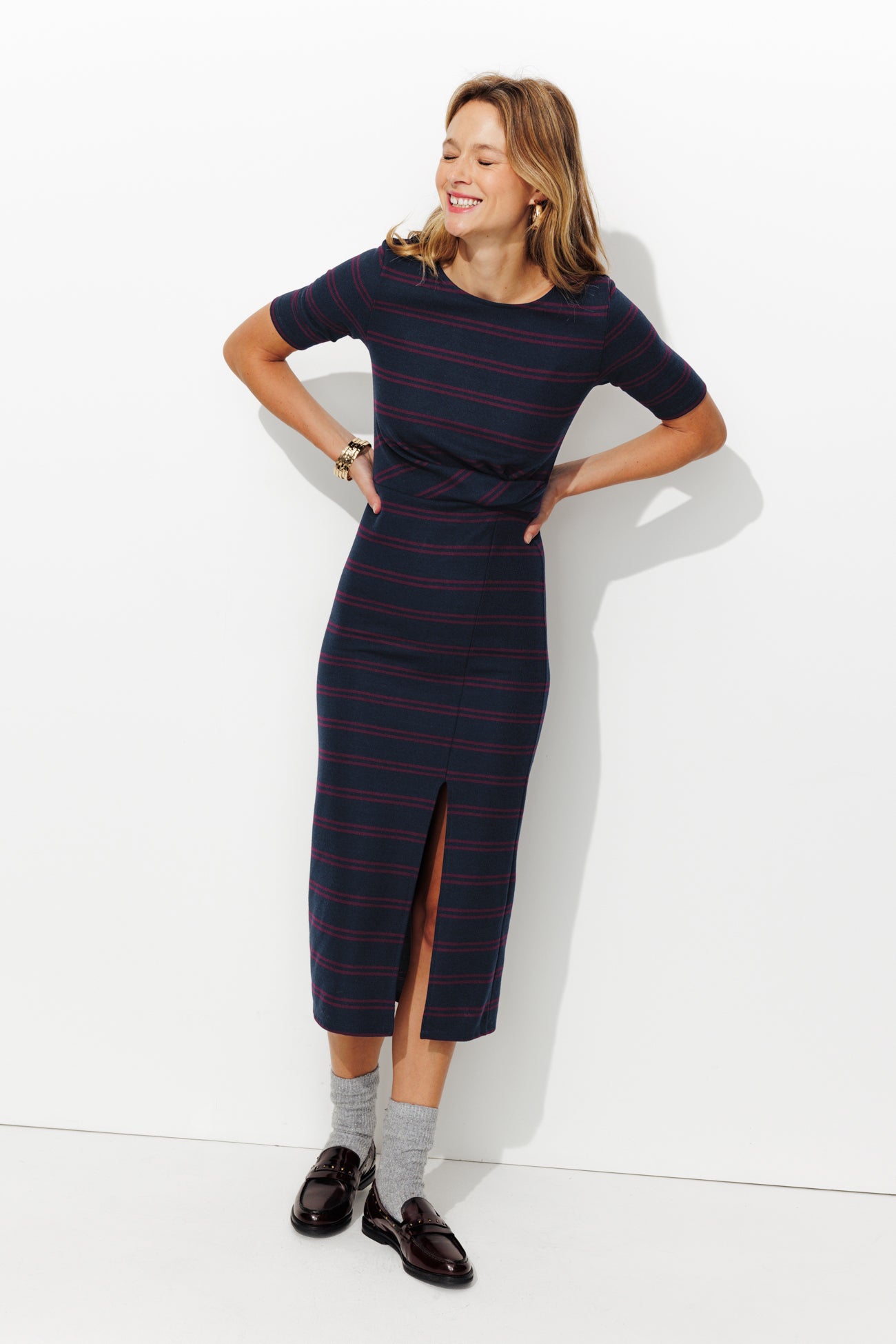 Robe longue en jersey côtelé – Rayé bordeaux