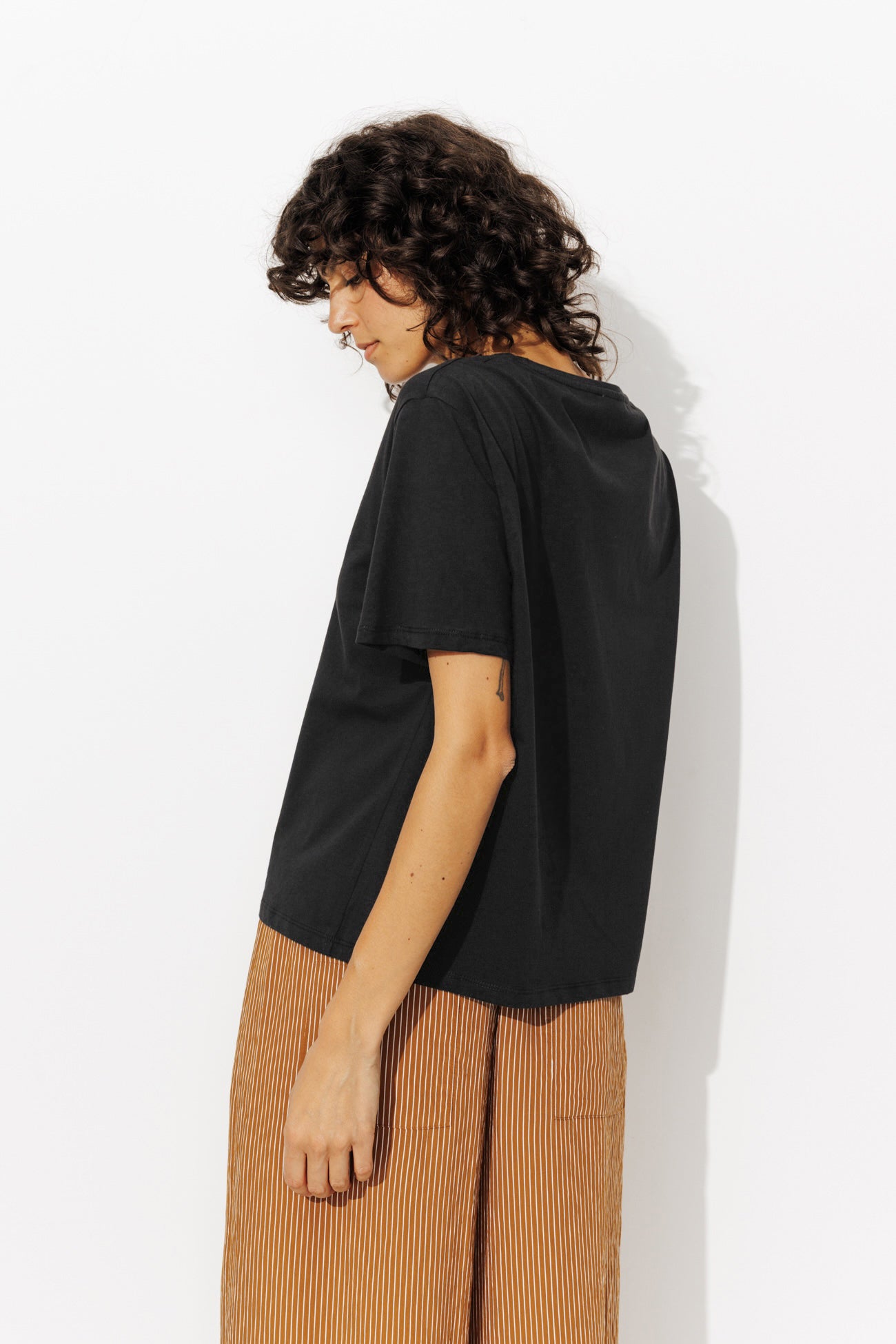 T-shirt à message Femme - Imprimé noir – Image 3