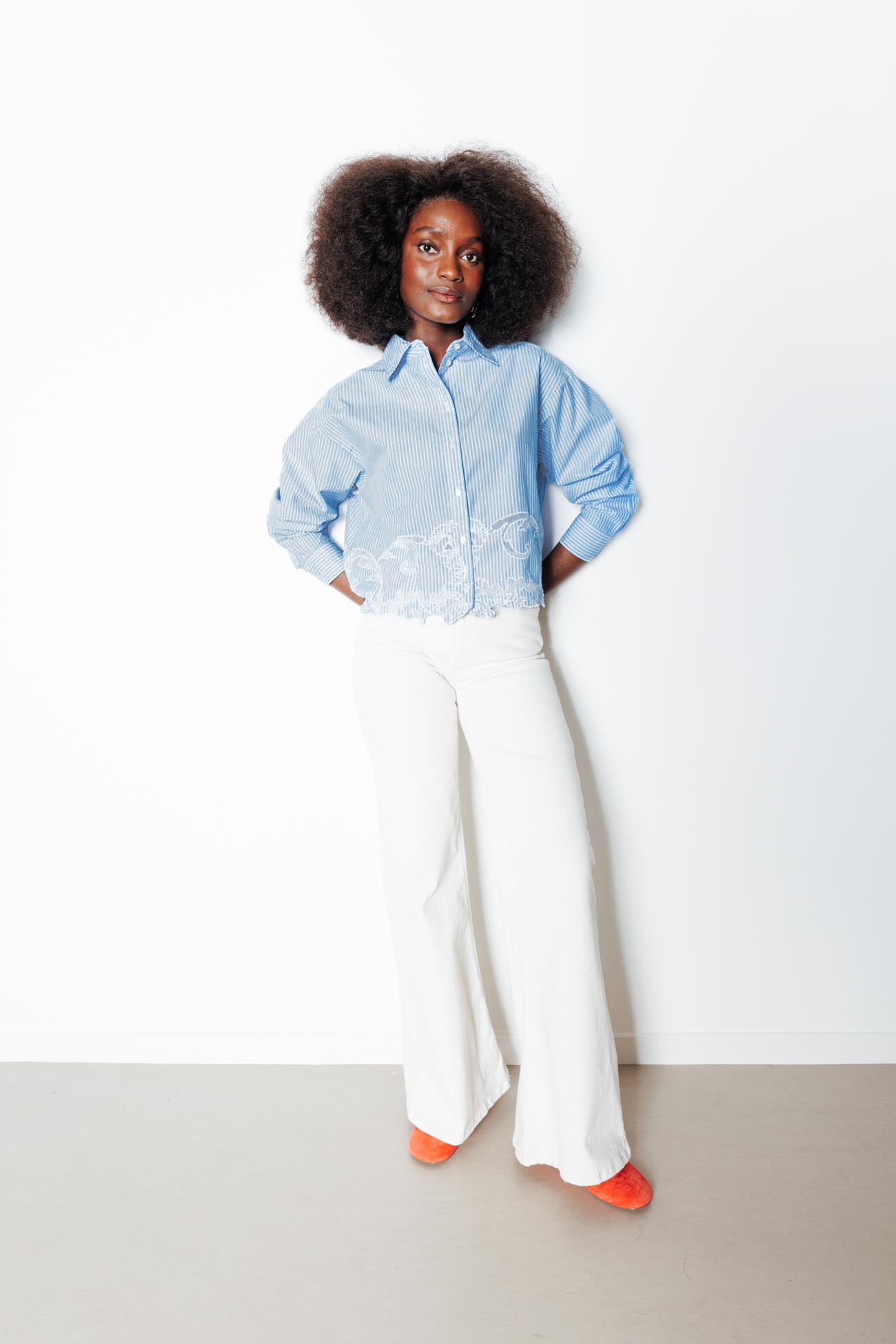 Chemise rayée détail dentelle - Rayé marine – Image 3