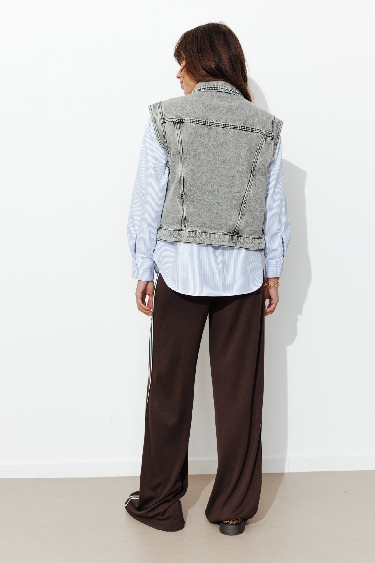Veste jean sans manches LEONIE - Jeans gris – Image 3