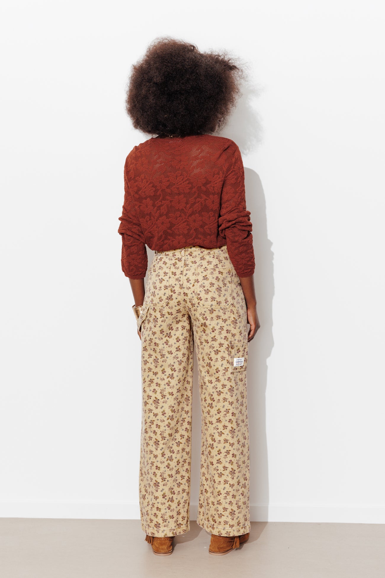 Pantalon charpentier fleuri - Imprimé écru – Image 5