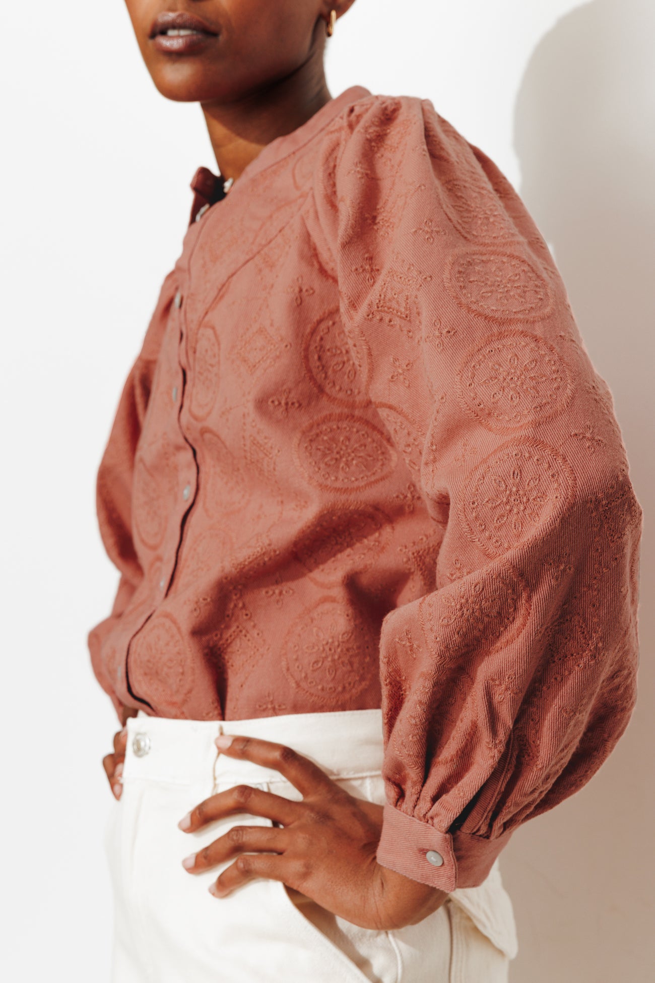 Chemise en toile brodée Femme - Rose Pâle – Image 4