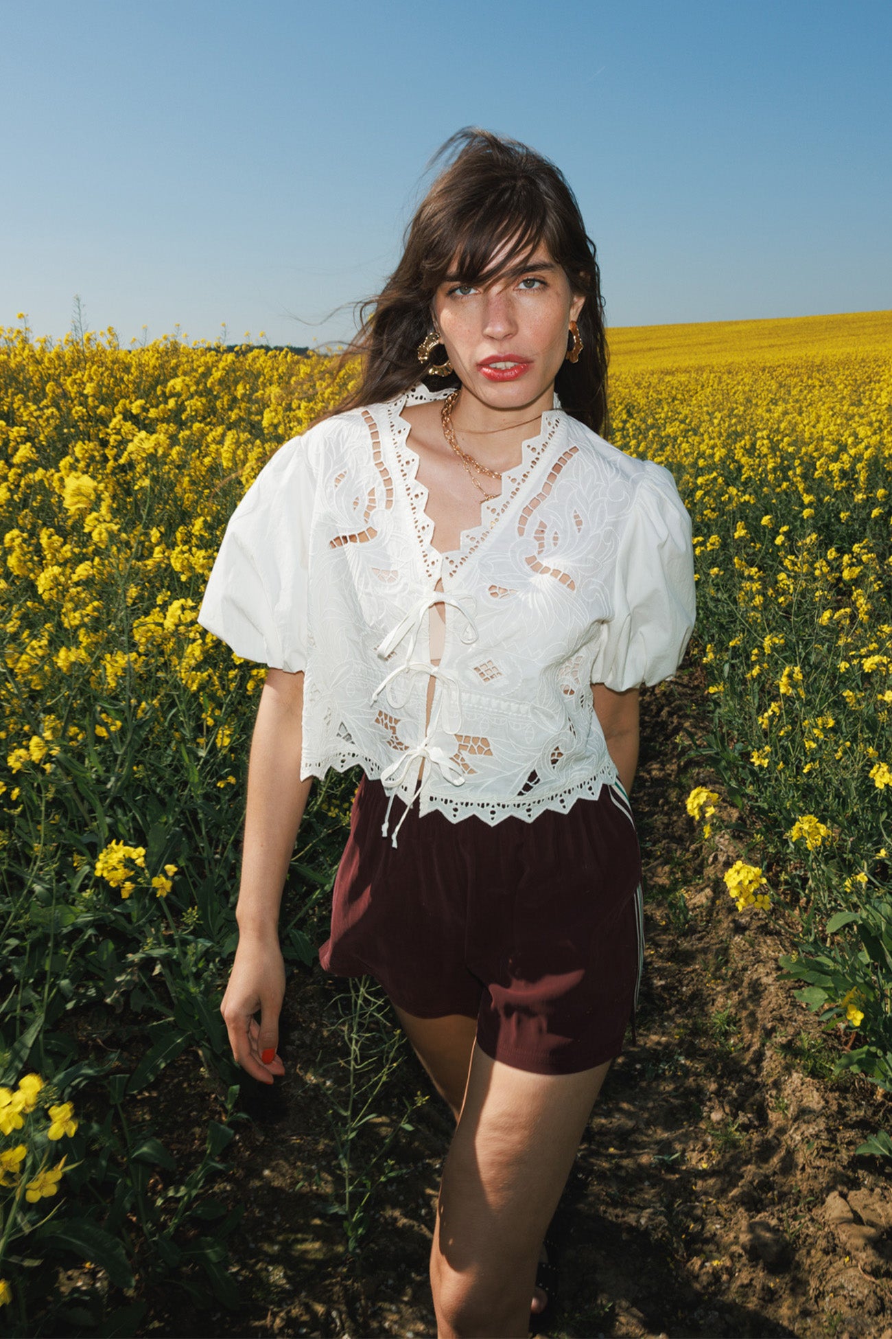 Blouse brodée manches ballon - Ecru – Image 2