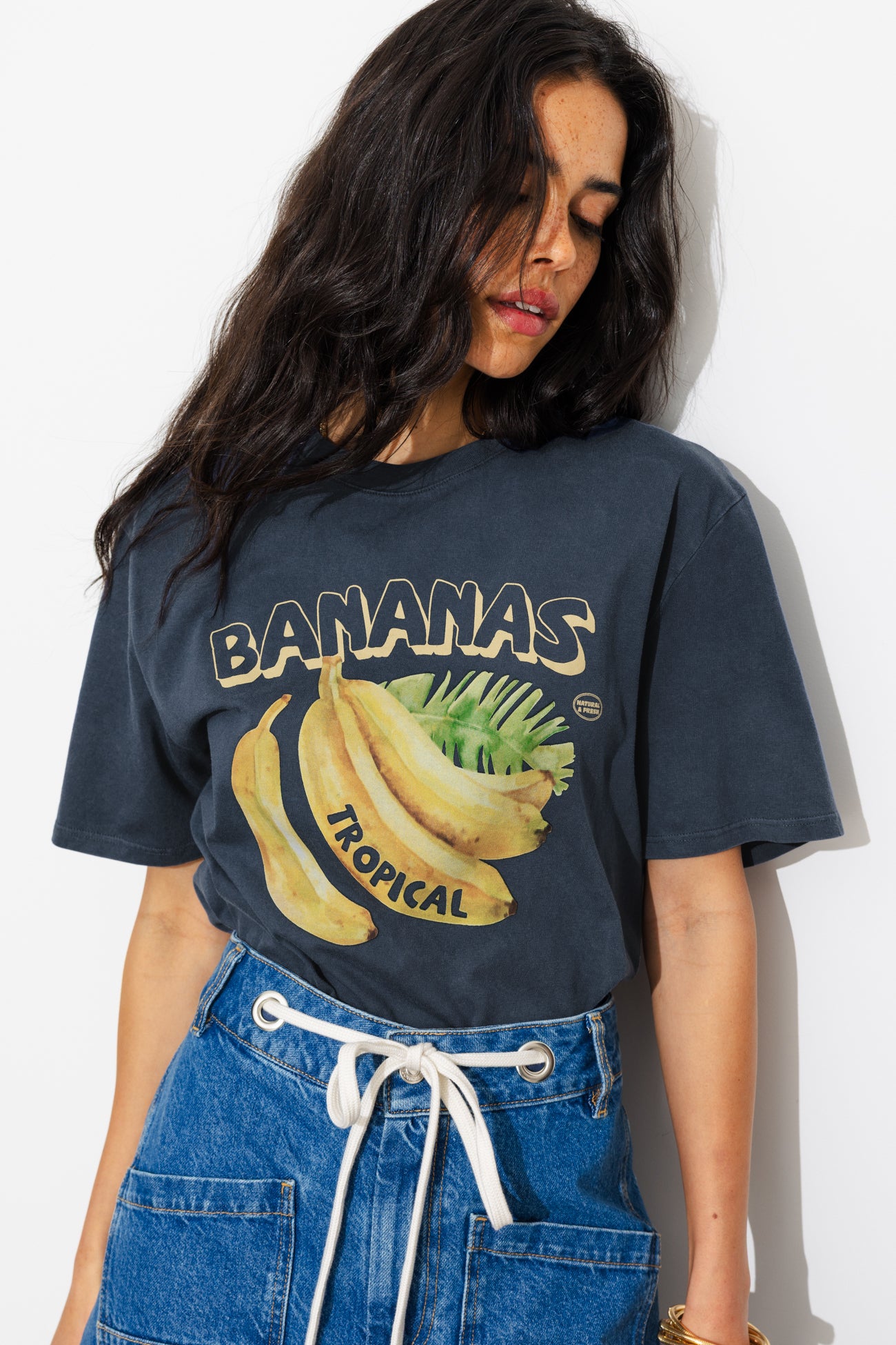 T-shirt motif banane Femme - Imprimé marine – Image 4