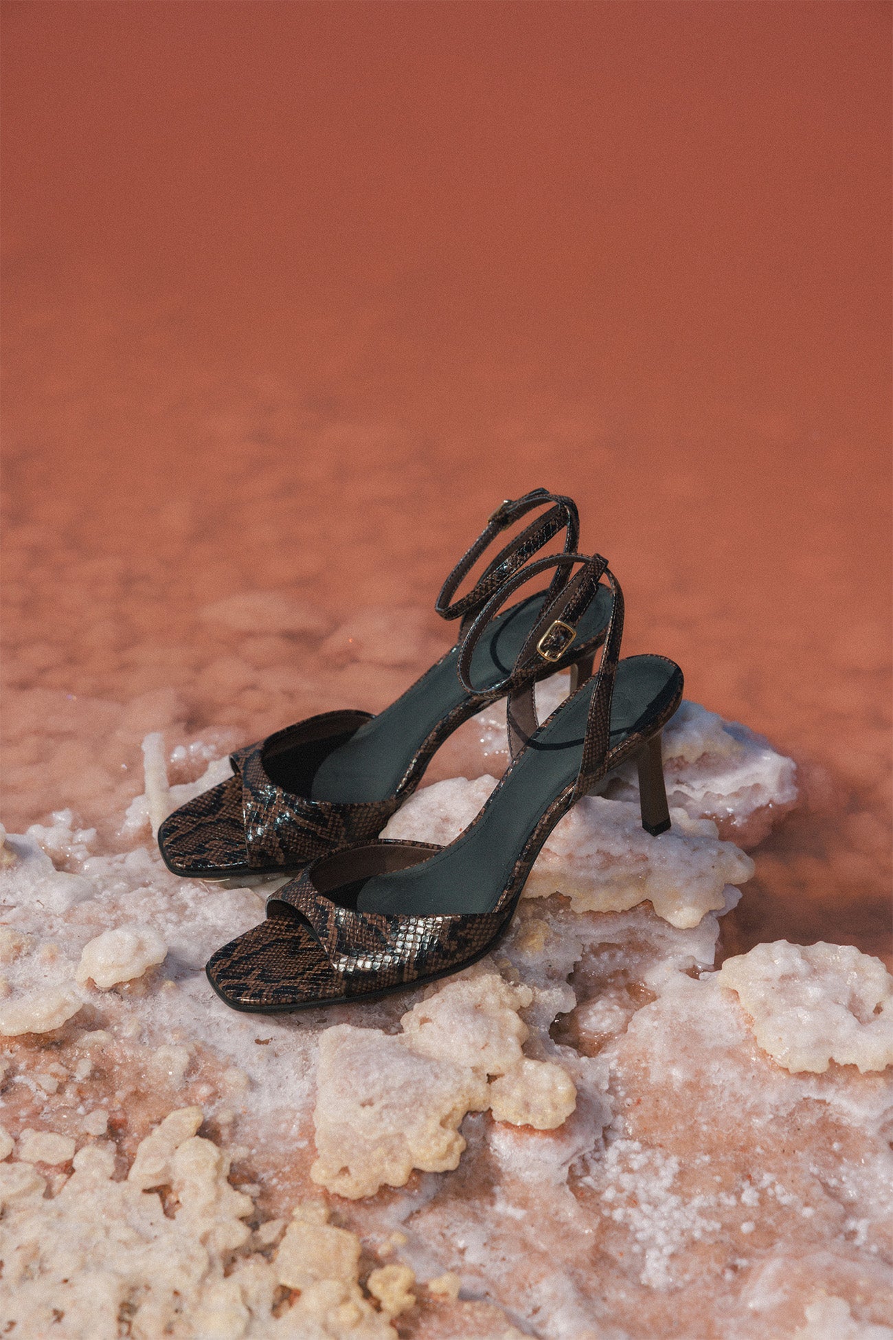 Sandales effet python Femme - Noir