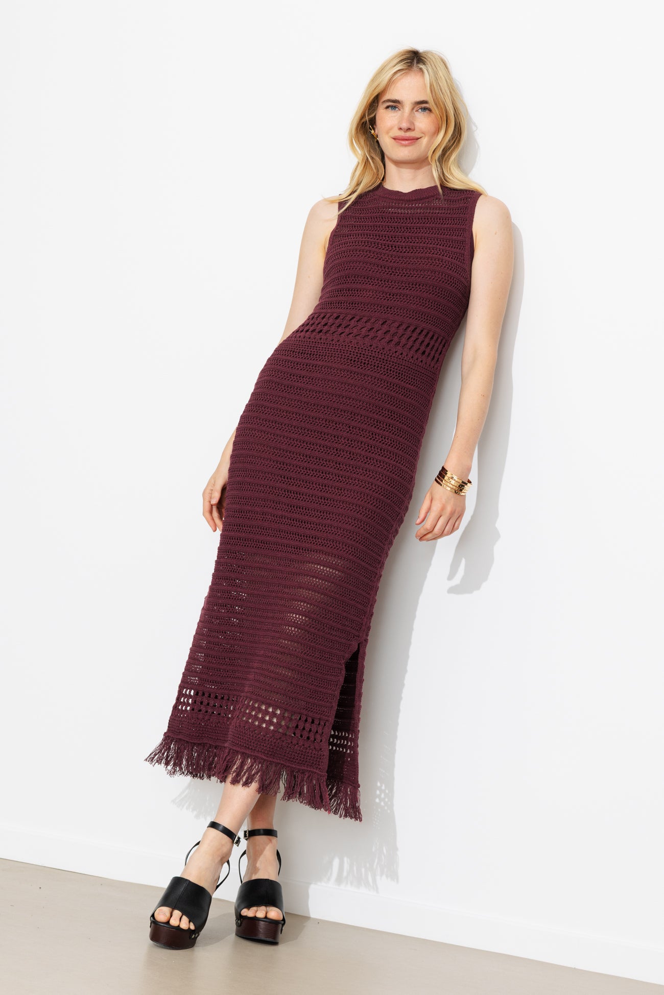 Longue robe frangée en crochet - Bordeaux – Image 4