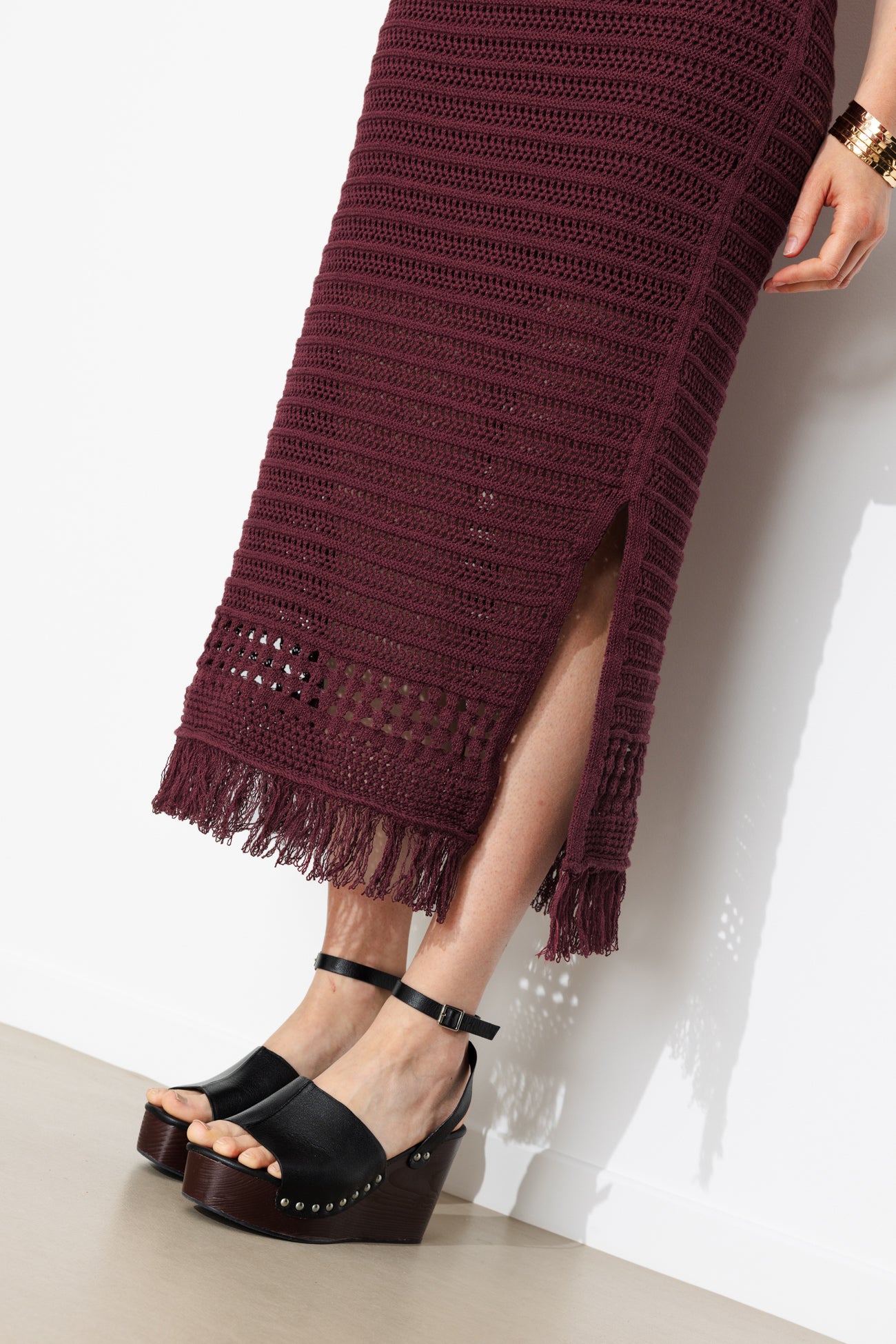 Longue robe frangée en crochet - Bordeaux – Image 6