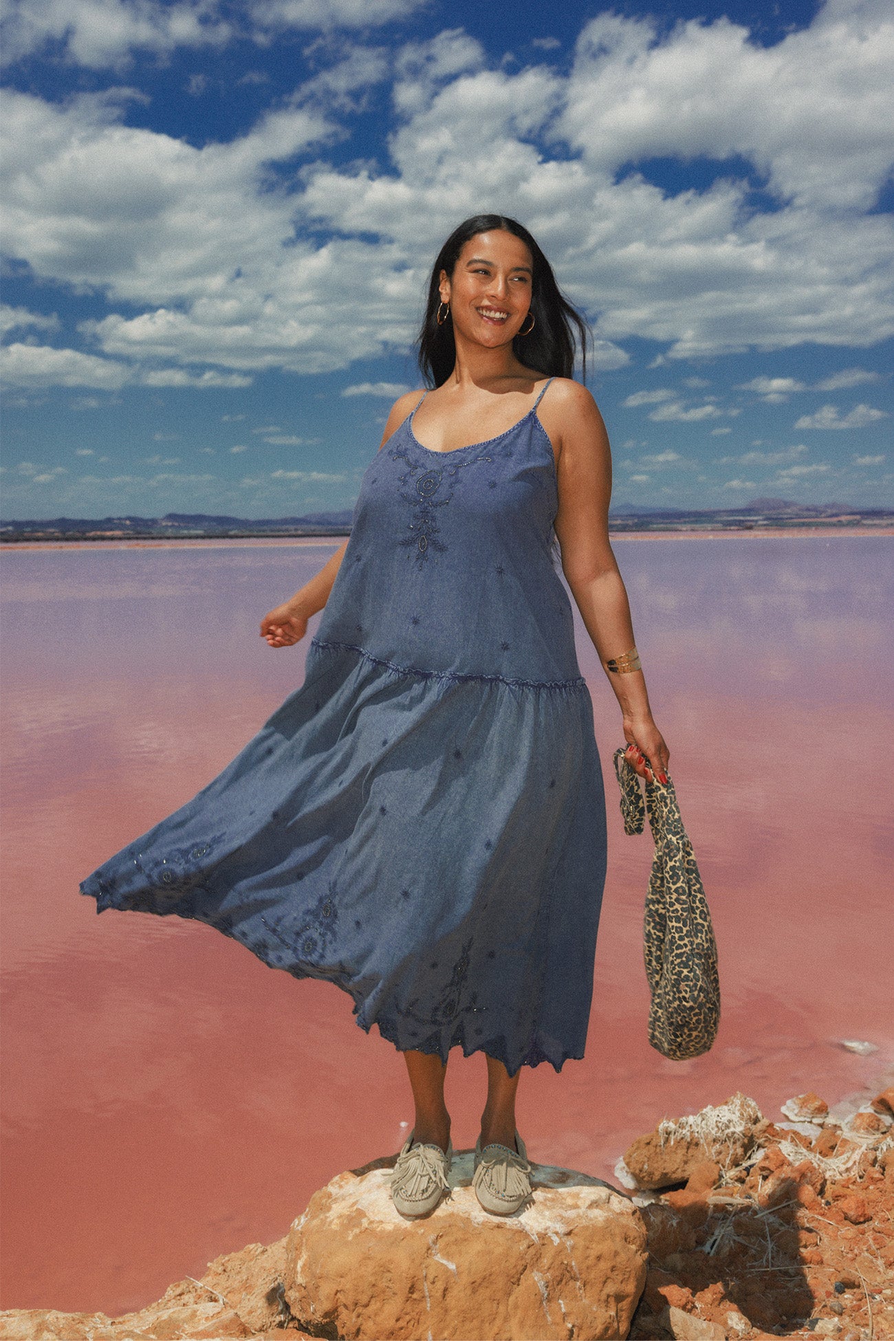 Robe à bretelles perlée – Marine