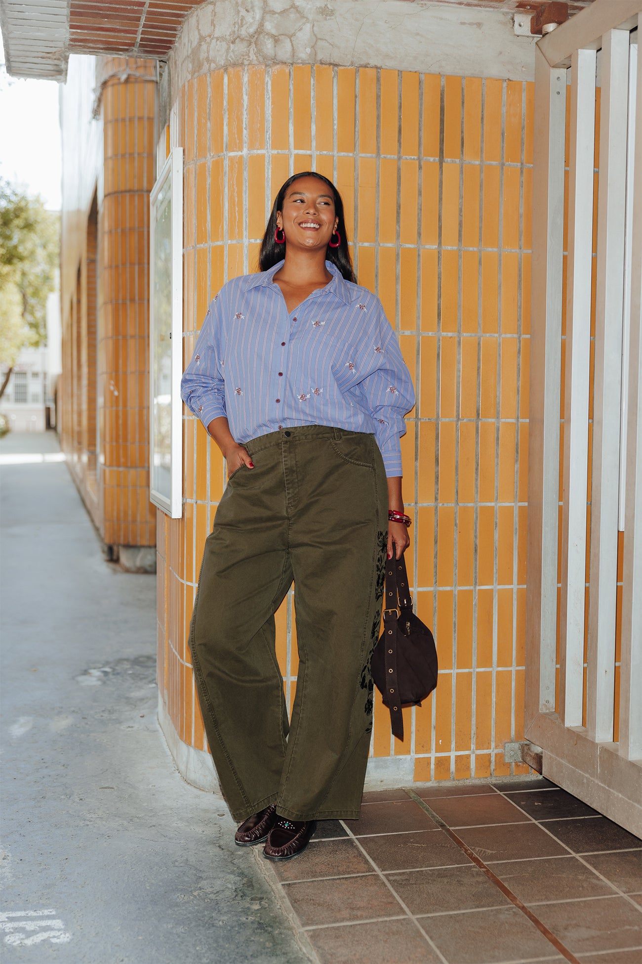 Chemise oversize rayée brodée - Rayé bleu – Image 2