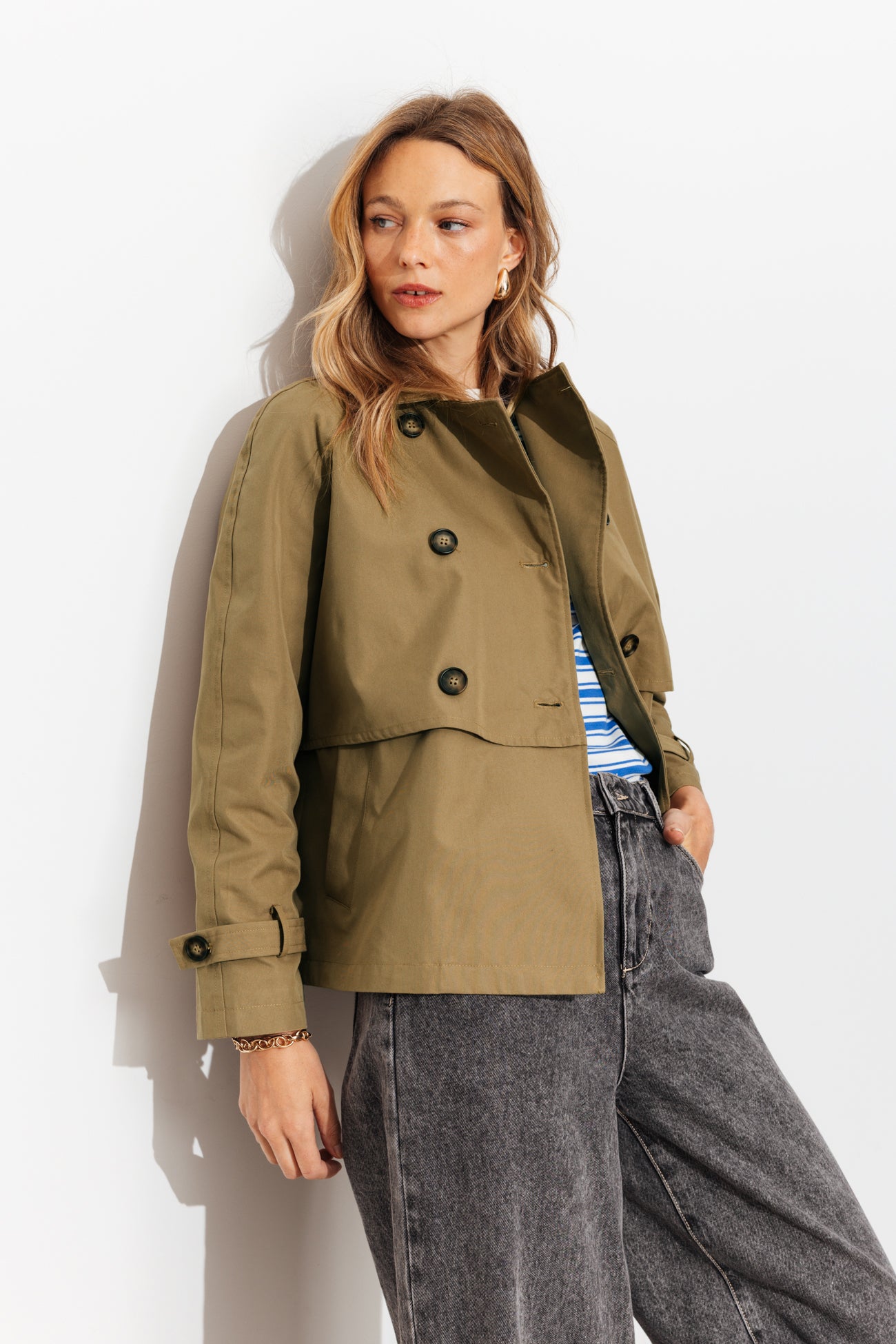 Veste courte boutonnée - Beige